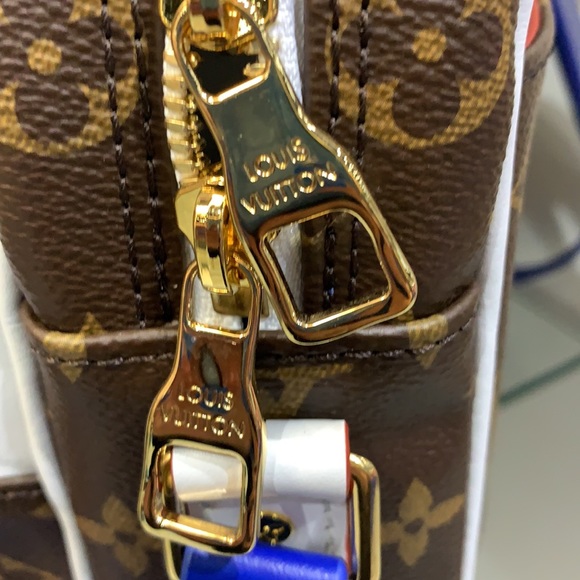 Louis Vuitton NBA limited edition Cross Body messenger bag - Picture 3 of 7